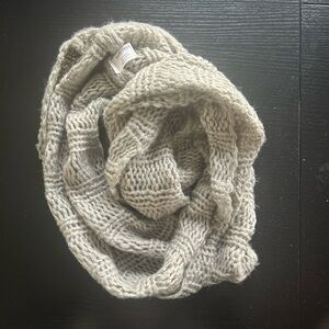 Grey knit scarf
